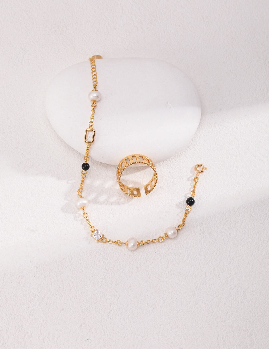 Black Onyx Cubic Zirconia Pearl Bracelet