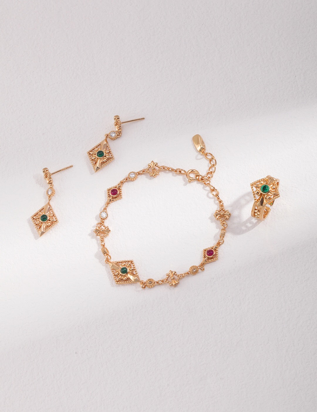 Vintage-style Zircon Bracelet