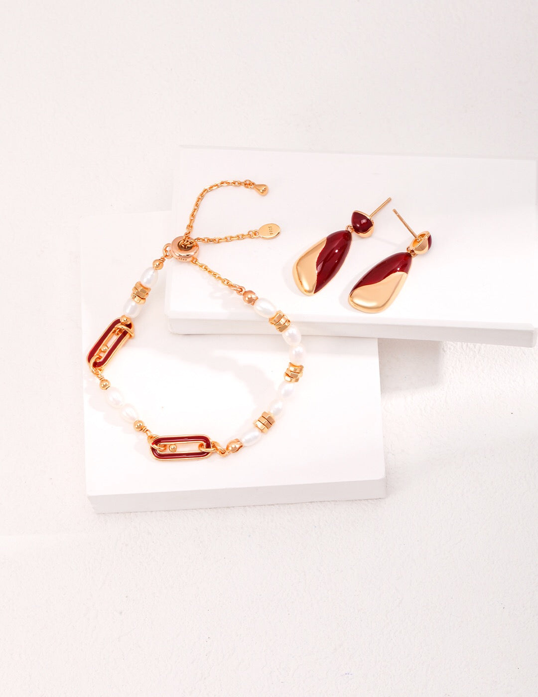 French Romantic Pearl Inlaid Red Drop Glaze Bracelet