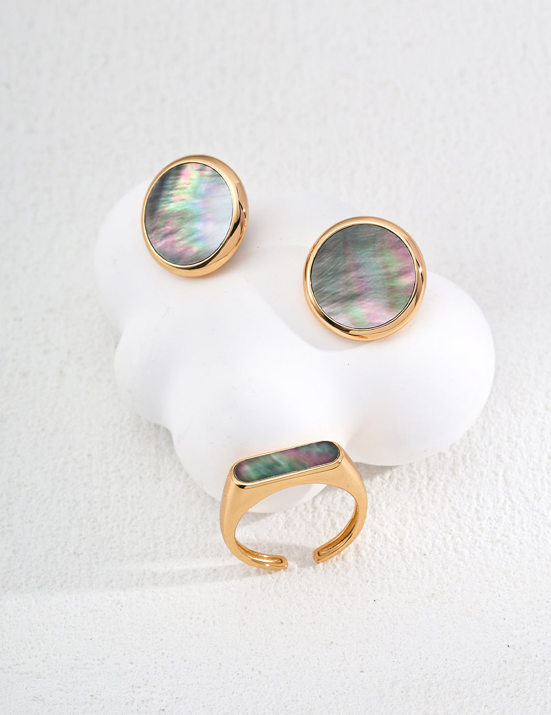 Minimalist Black Shell Open Ring