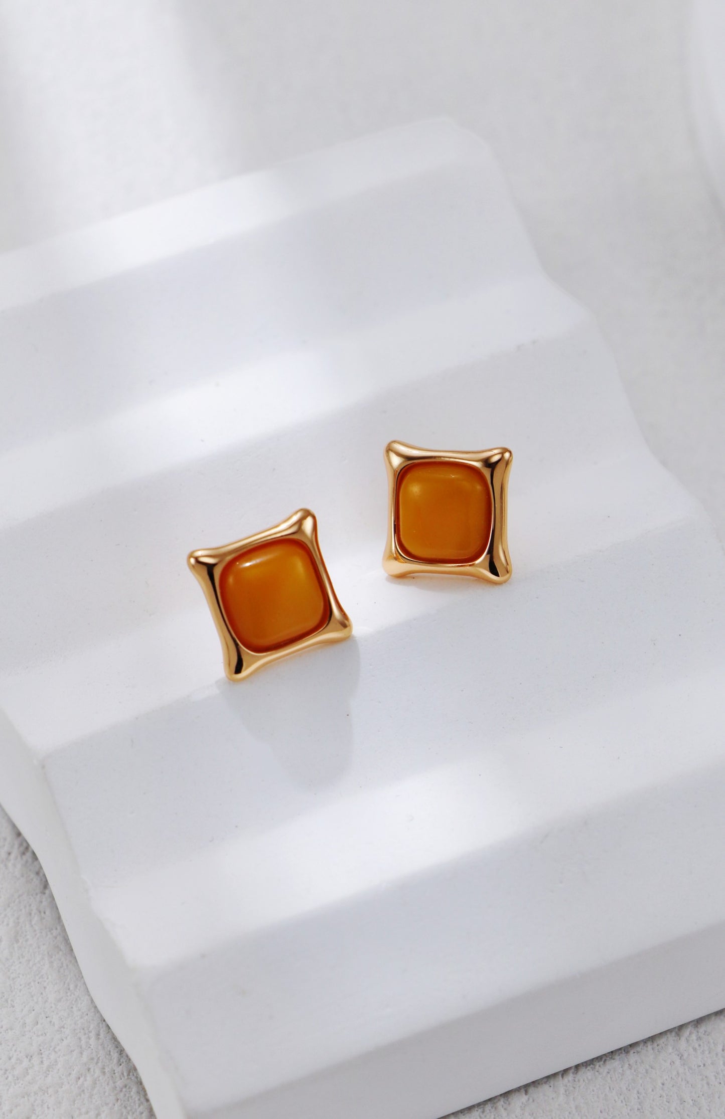 Vintage Gold Amber Honeycomb Stud
