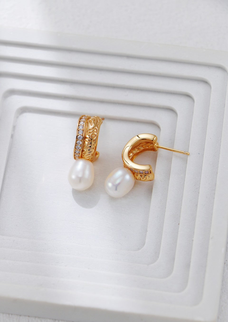 Zircon Set C-shaped Pearl Earrings