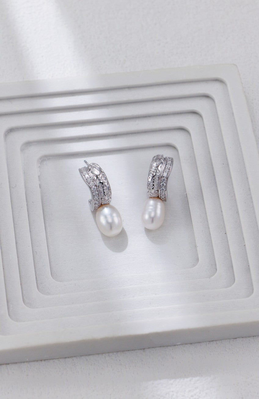 Zircon Set C-shaped Pearl Earrings