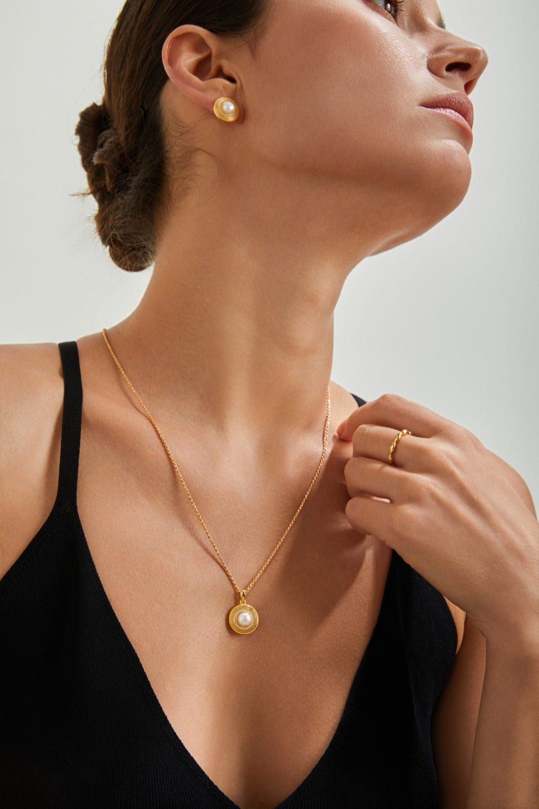 Round Zircon Pearl Necklace