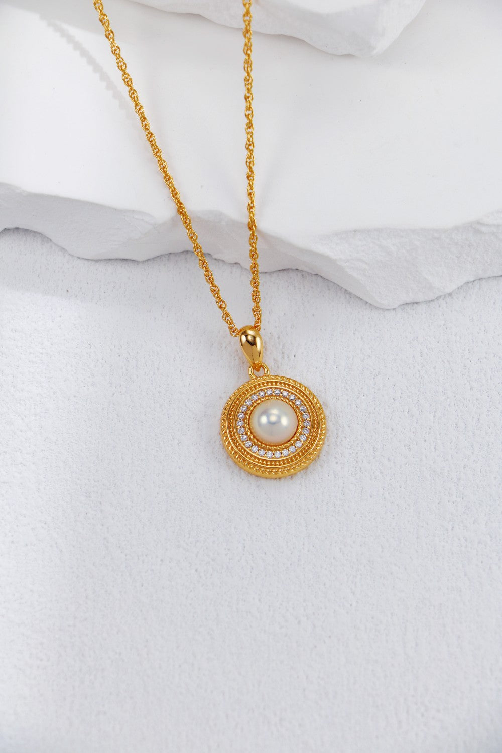 Round Zircon Pearl Necklace