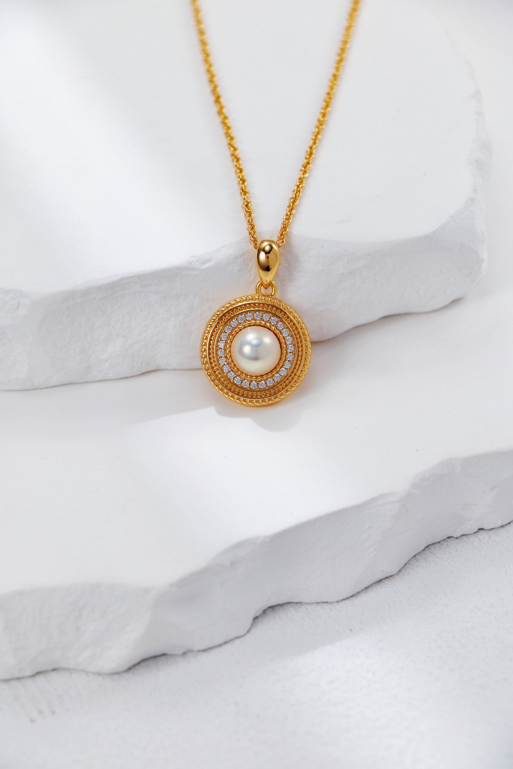 Round Zircon Pearl Necklace