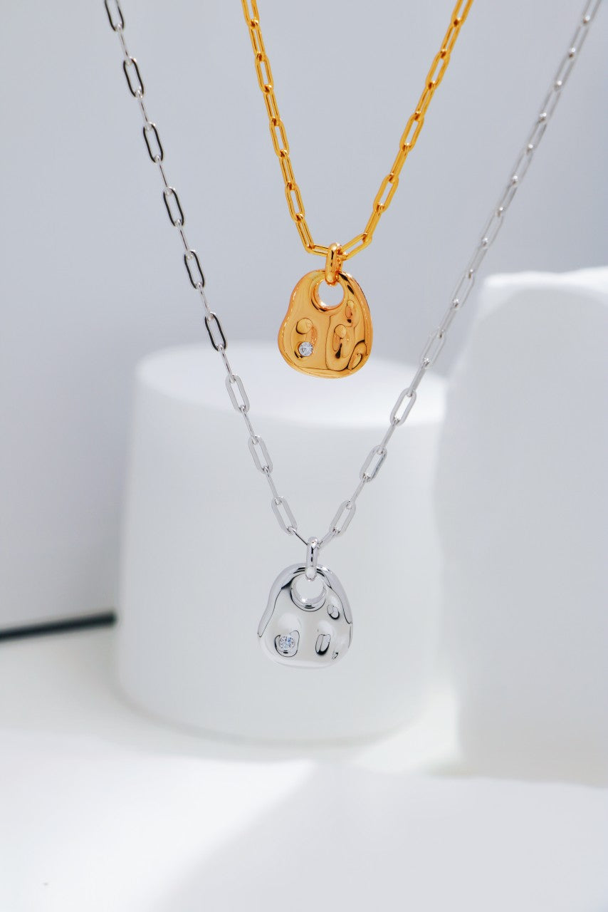 Hammered Texture Zircon Necklace