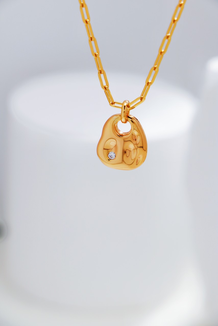 Hammered Texture Zircon Necklace