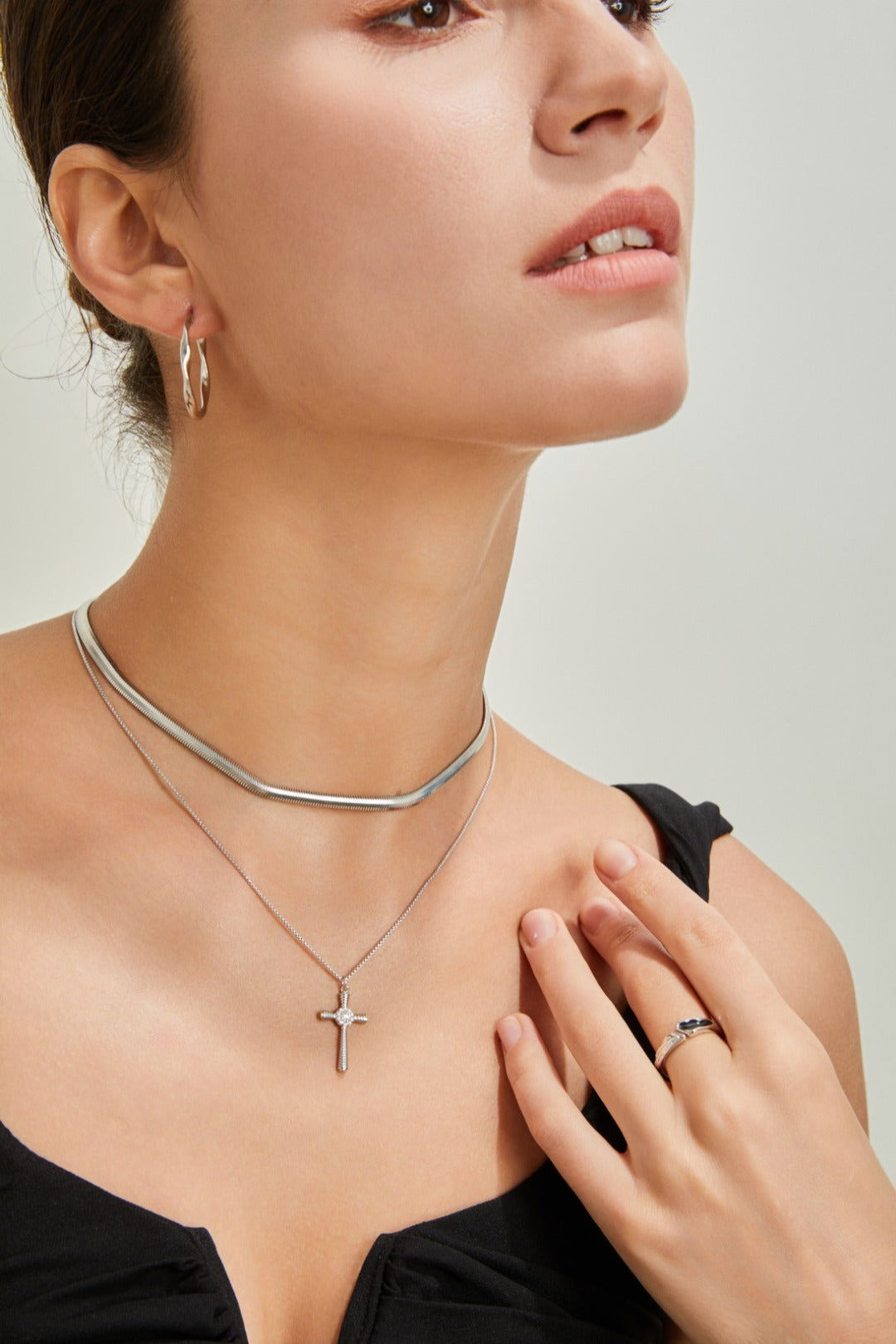 Fashion Cross Pendant Necklace with Zircon