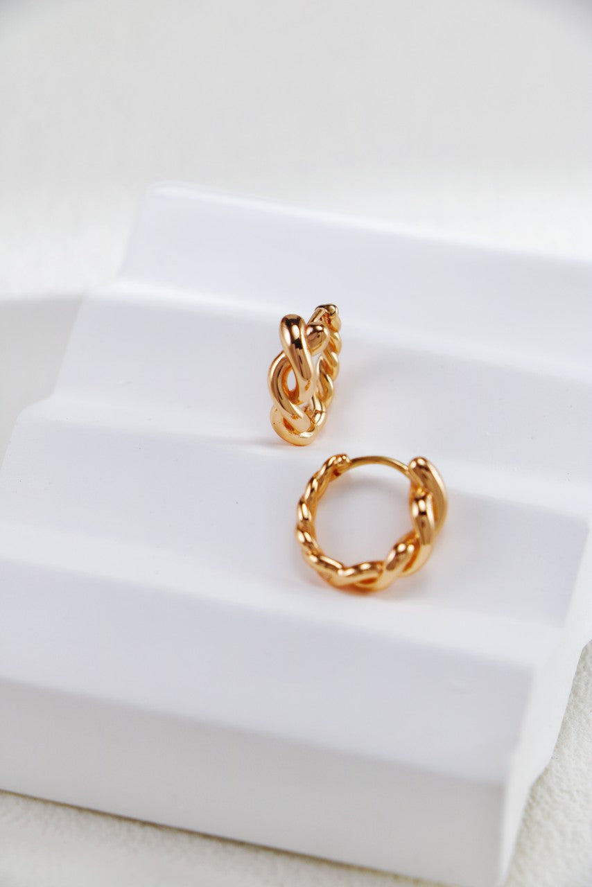 Minimalist Twisted Hoop Earrings