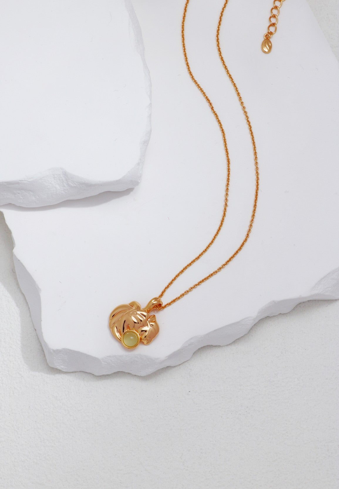 Leaf-Shaped Chalcedony Necklace