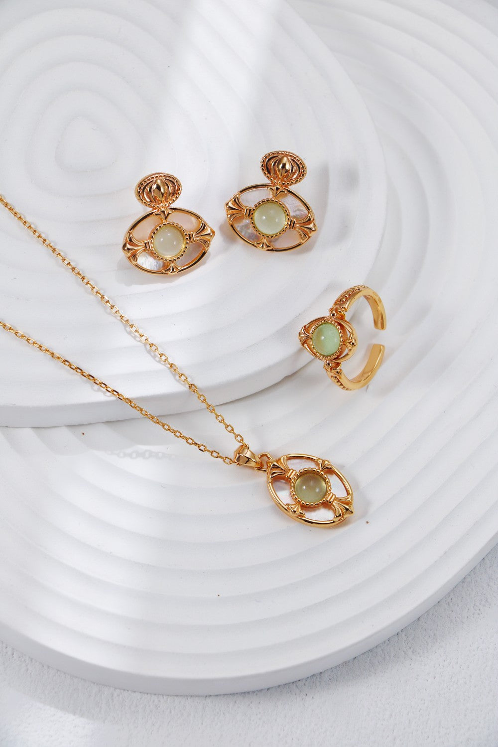 Prehnite Chalcedony WIth White Shell Necklace