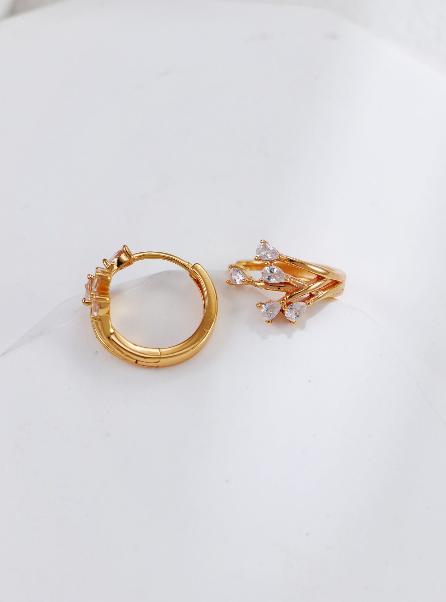 Elegant Design Zircon Earrings