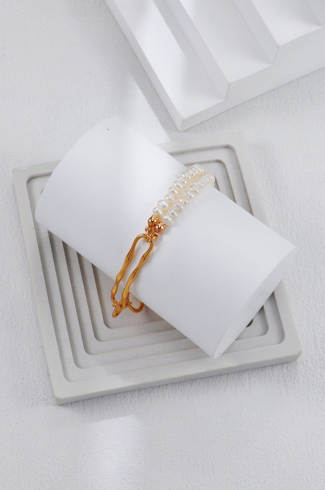 Vintage Gold Double-Layer Pearl Bracelet
