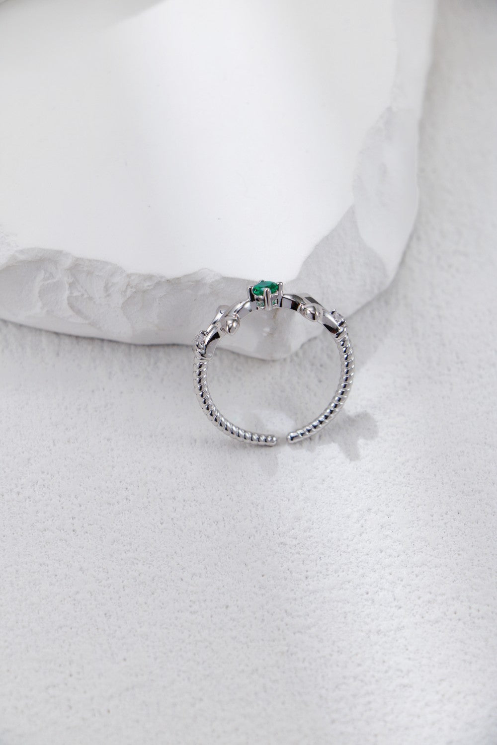 Fashionable Green Zirconia Ring