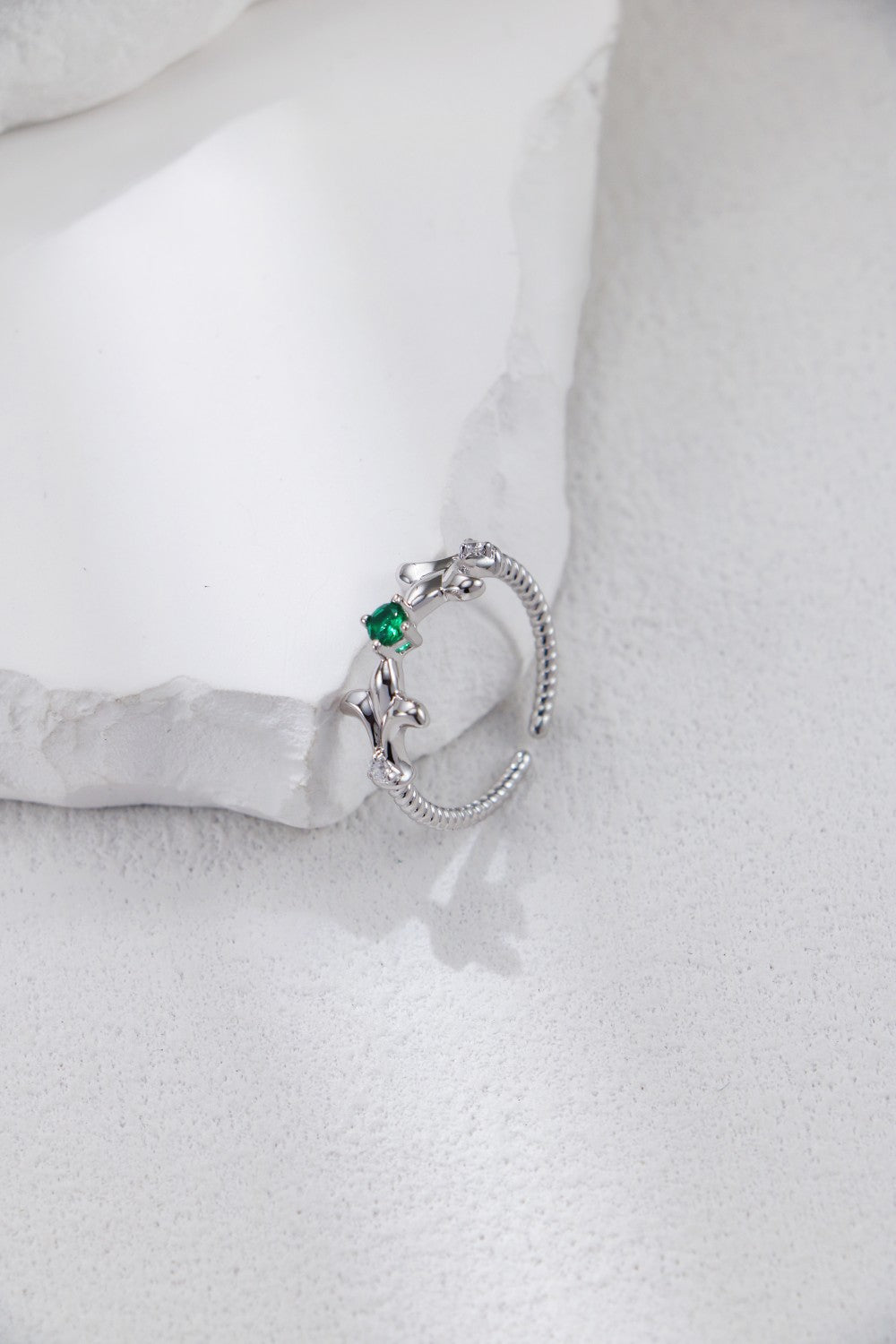 Fashionable Green Zirconia Ring