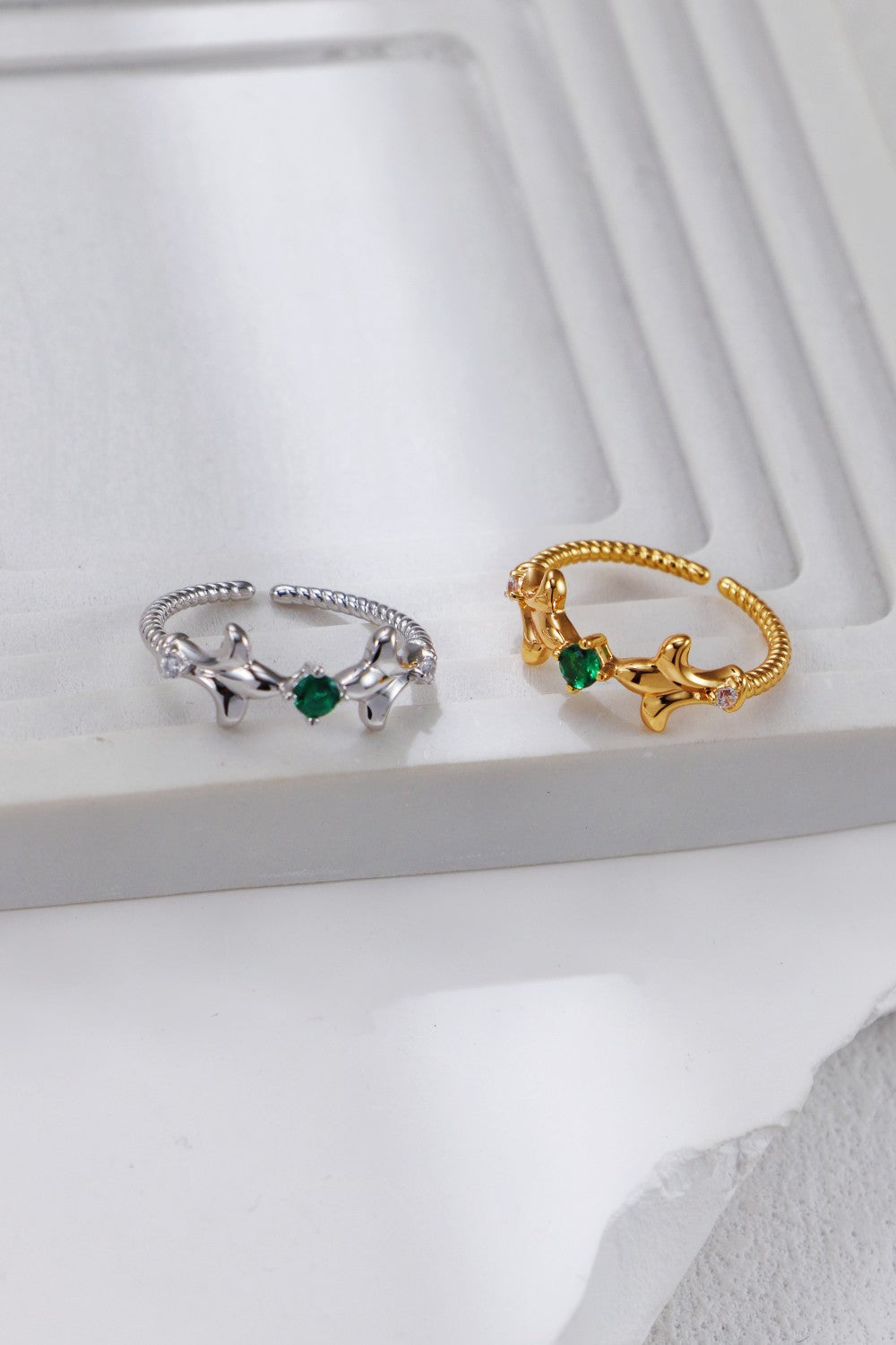 Fashionable Green Zirconia Ring