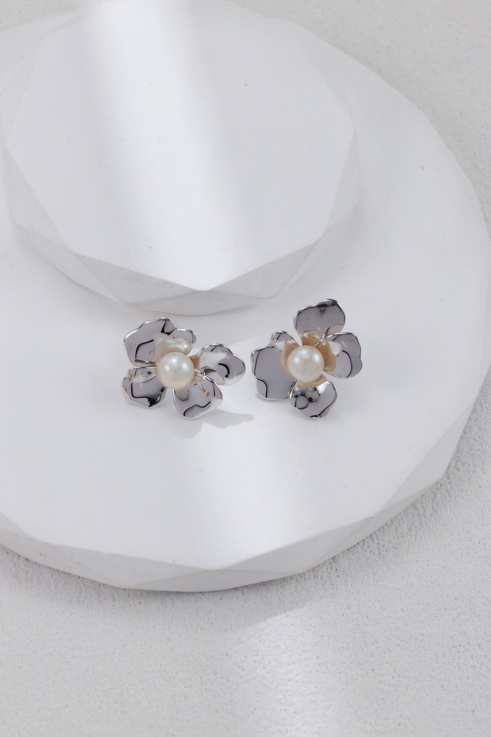 Metal Petal Pearl Earrings