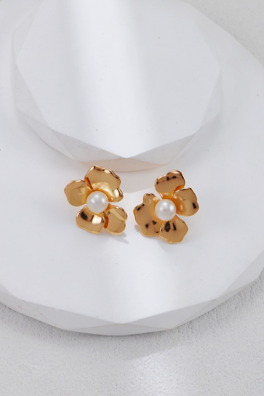 Metal Petal Pearl Earrings