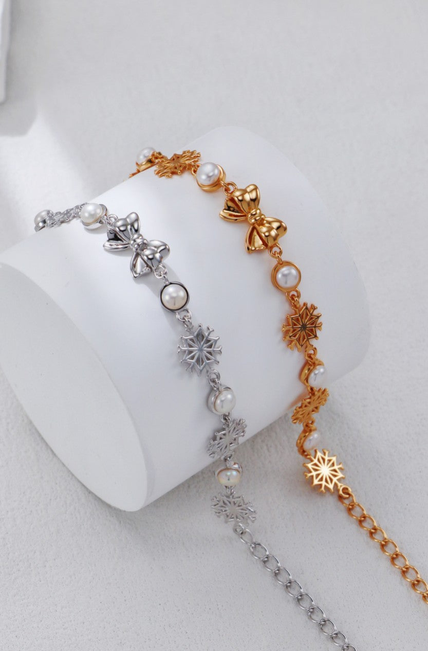 Christmas-themed Pearl Bracelet