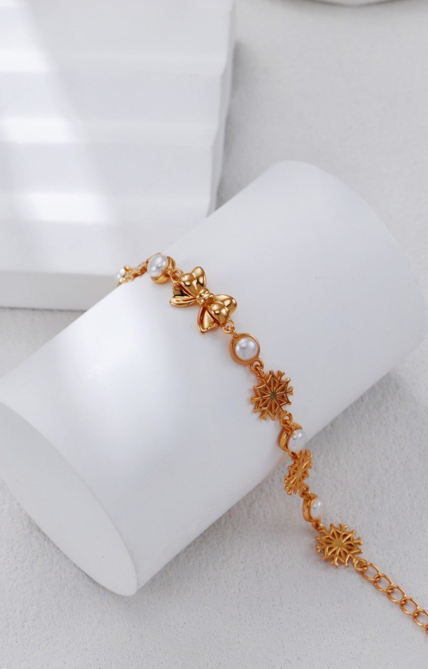 Christmas-themed Pearl Bracelet
