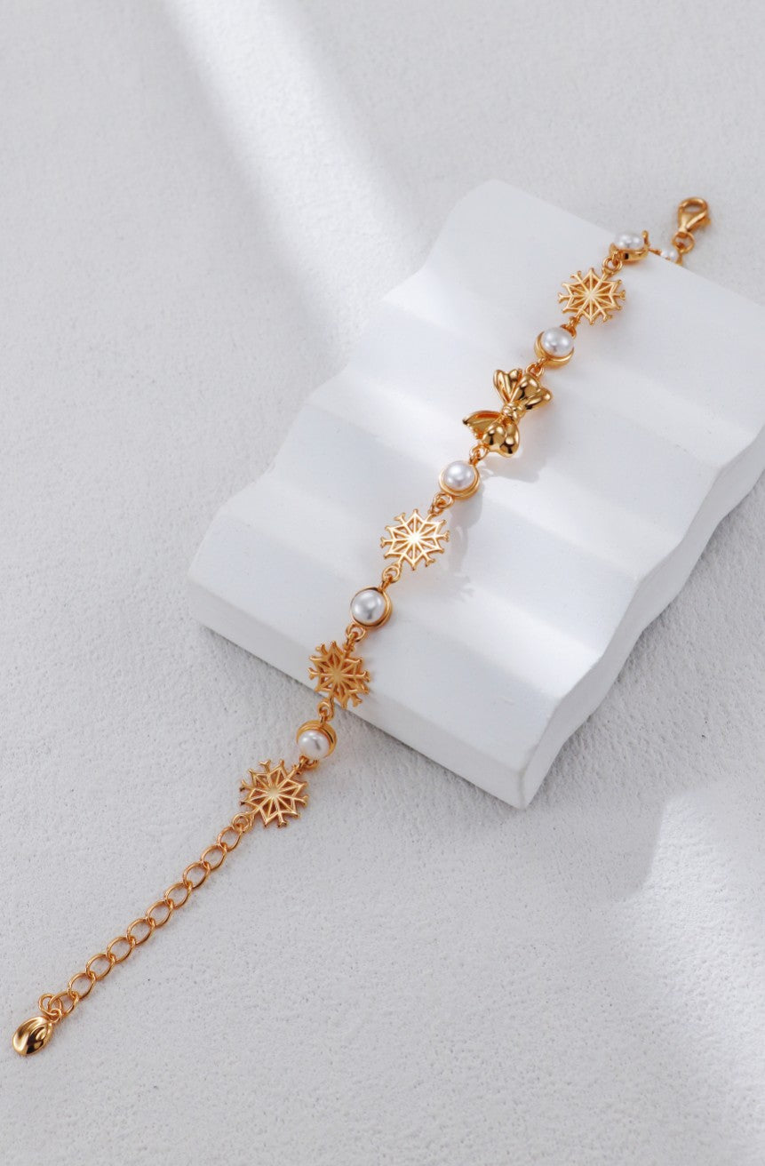 Christmas-themed Pearl Bracelet