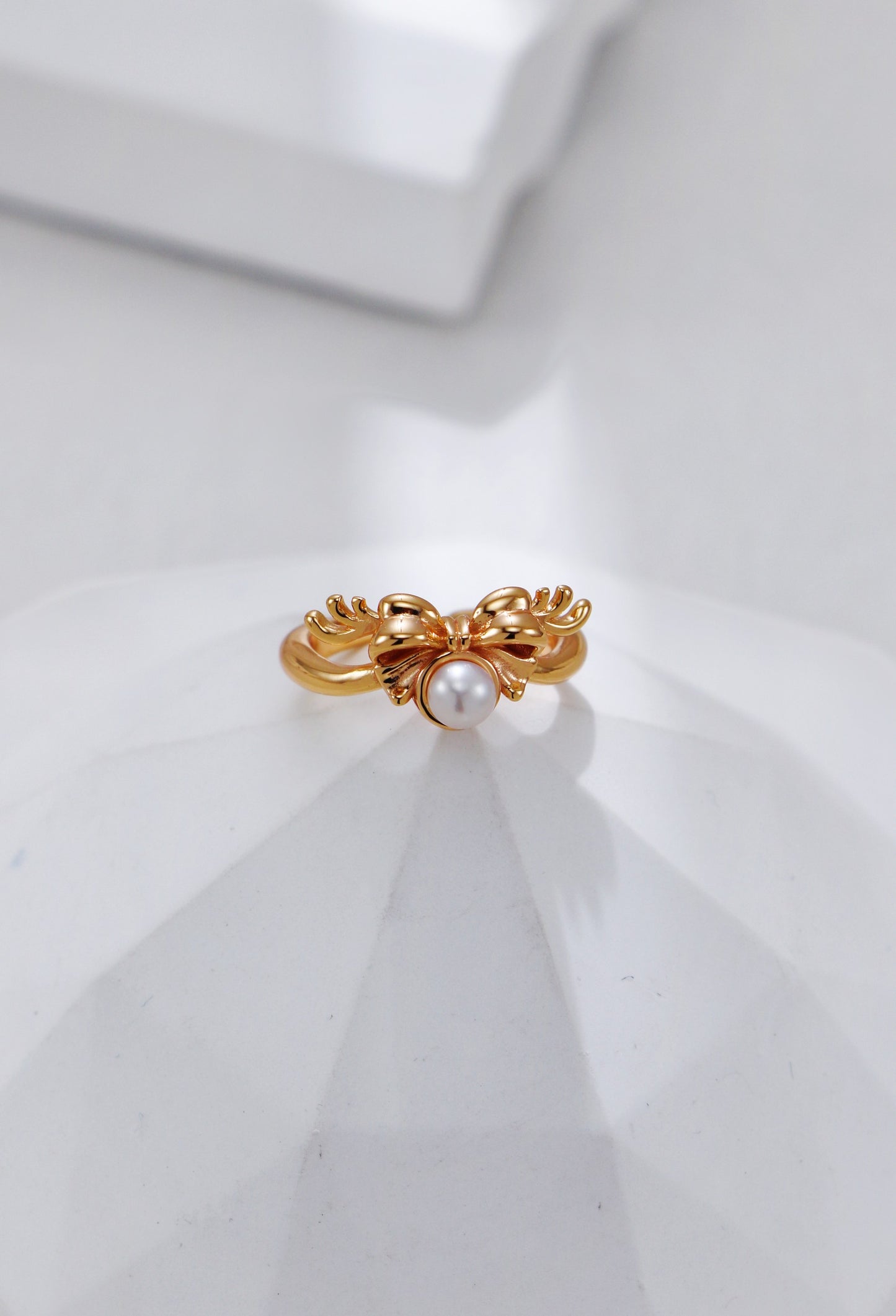 Christmas-themed Pearl Ring