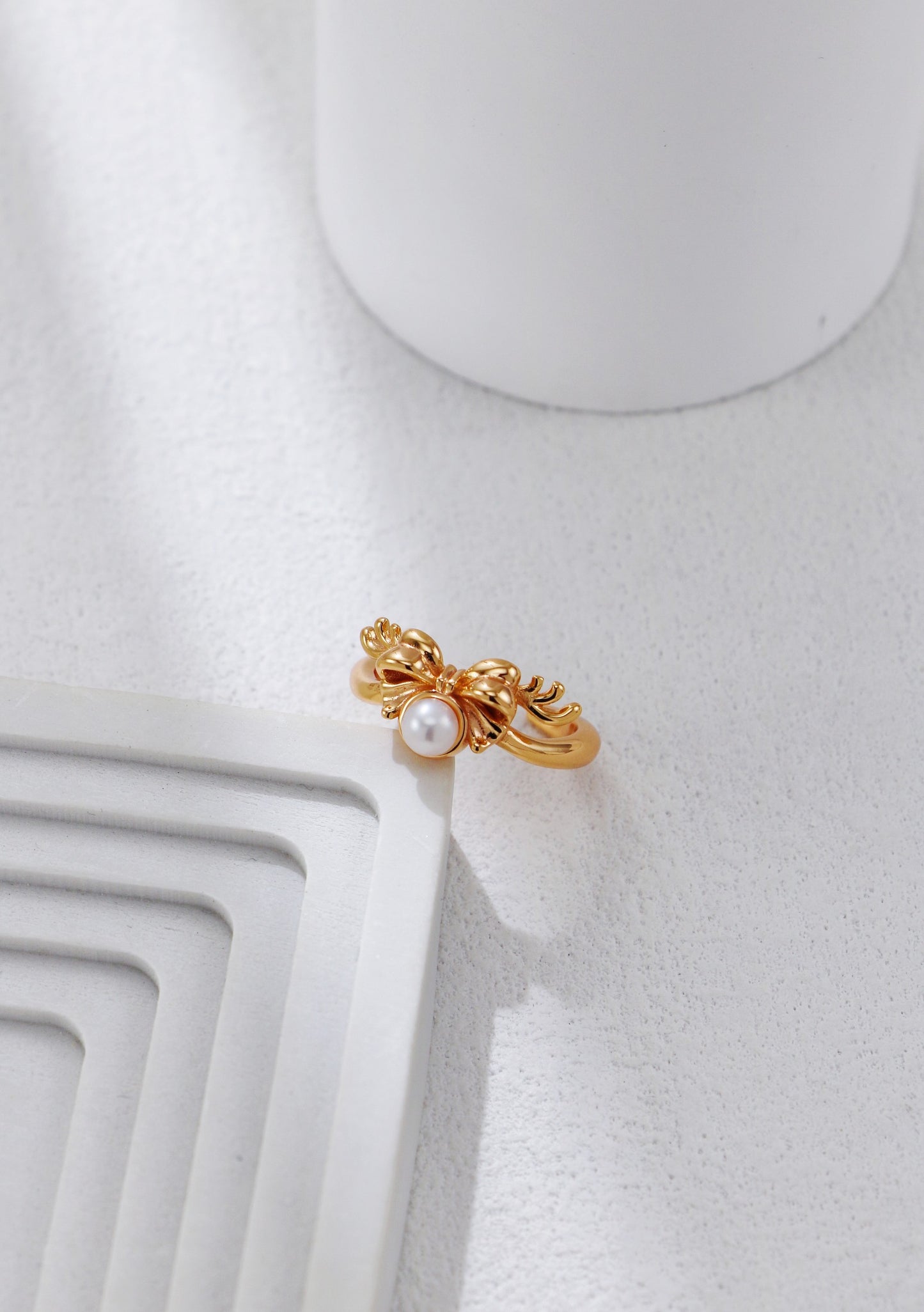 Christmas-themed Pearl Ring