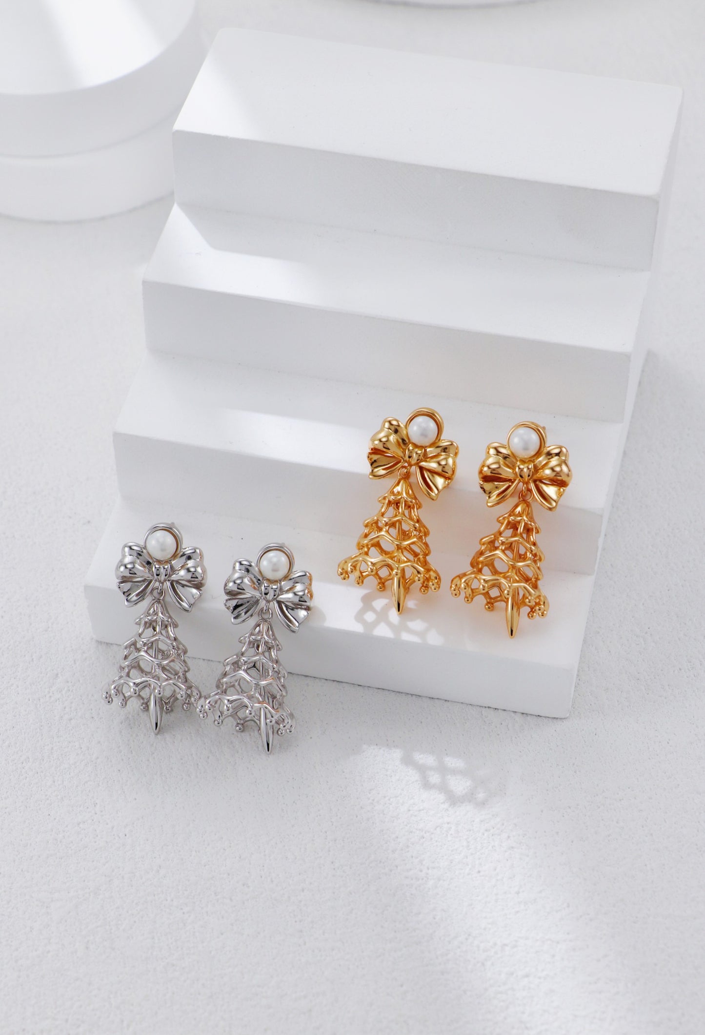 Christmas-themed Pearl Earrings