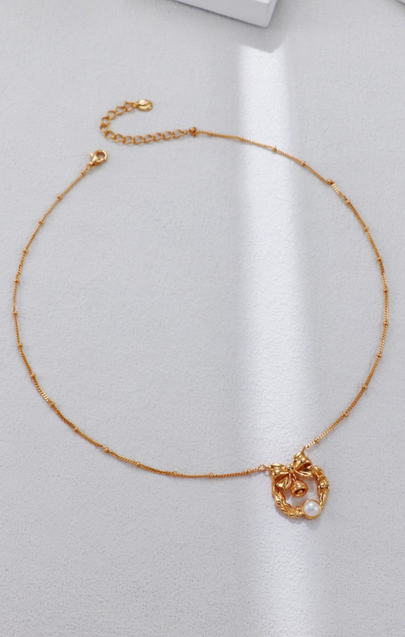 Christmas-themed Pearl Necklace