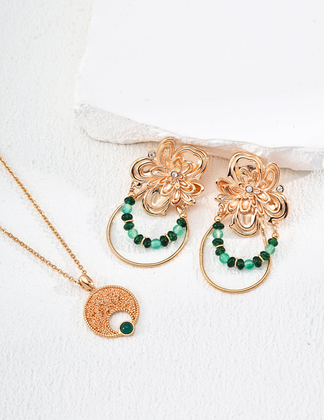 Retro Design Chalcedony Zircon Earrings