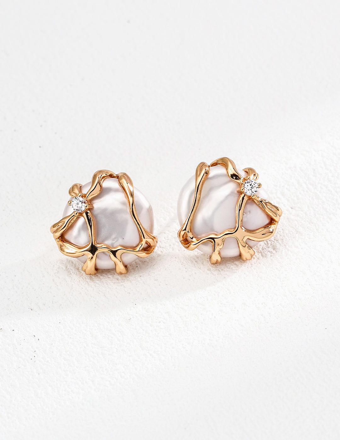 Minimalist Natural Pearl Earrings
