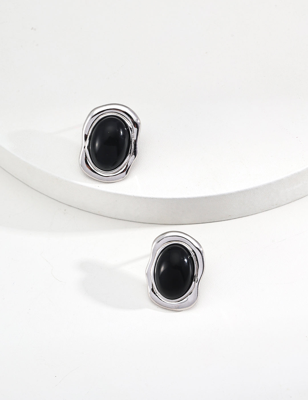 Minimalist Black Onyx / Mother-of-Pearl Earrings