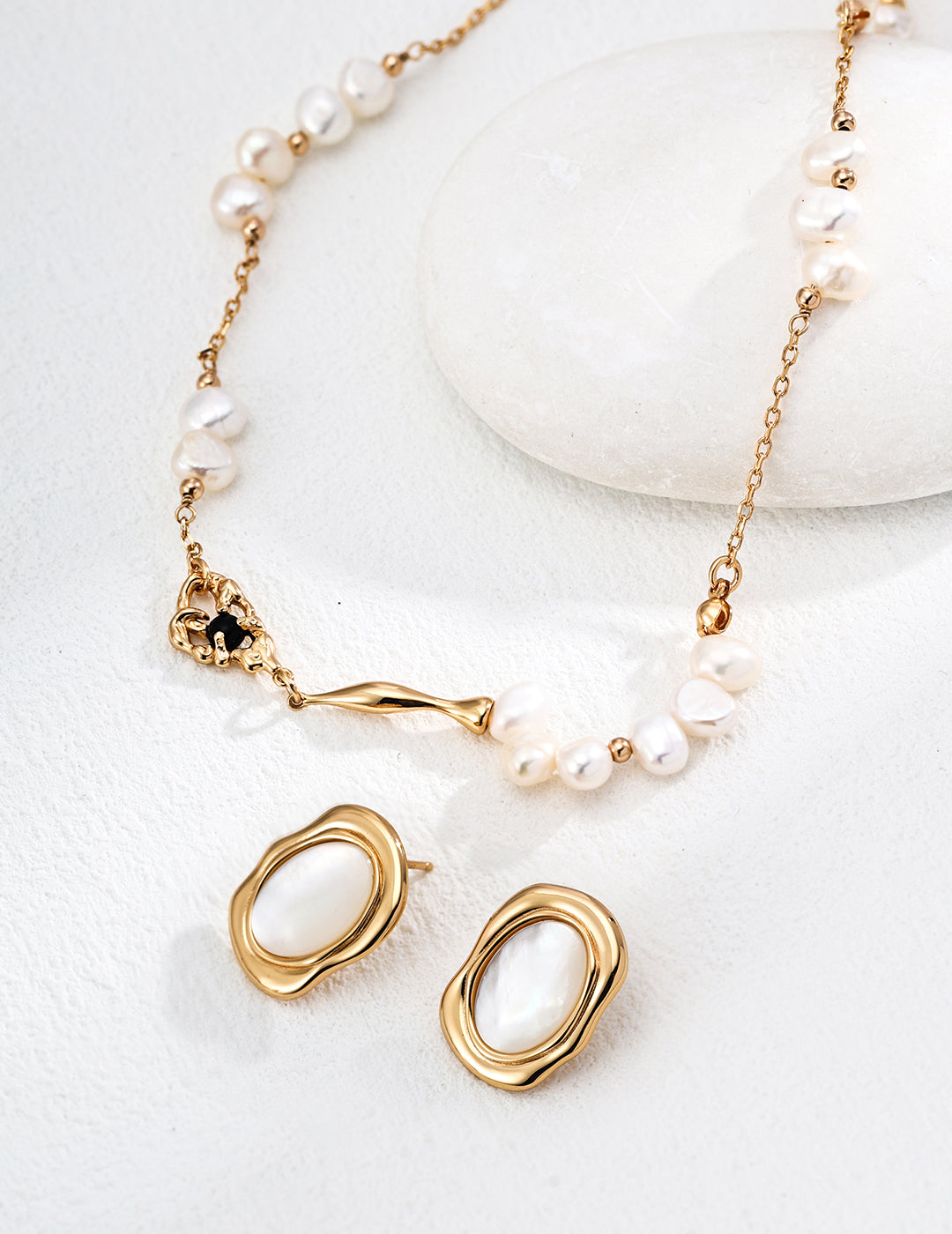 Minimalist Black Onyx / Mother-of-Pearl Earrings