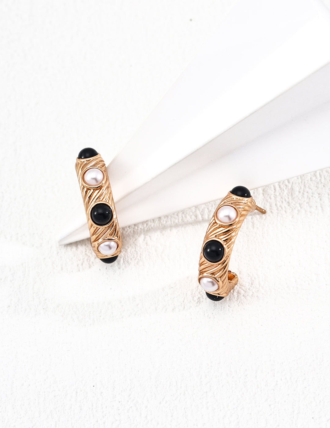 Natural Pearl Black Agate C-shaped Earrings