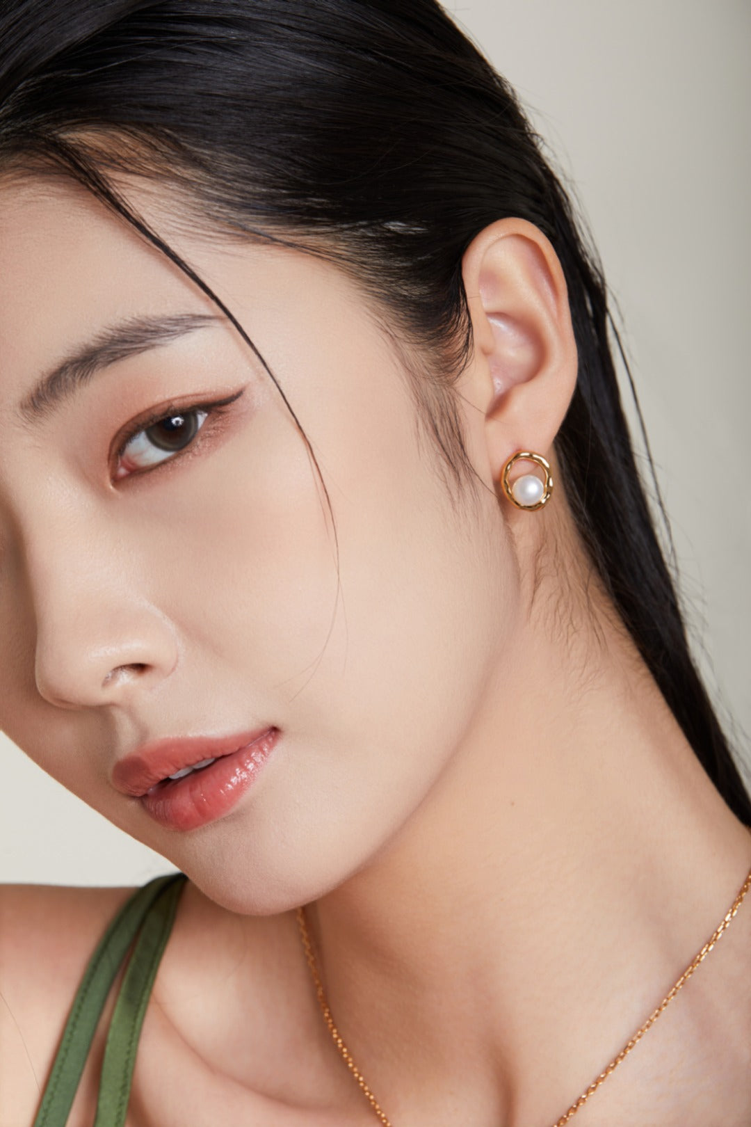 Minimalist Pearl Earrings
