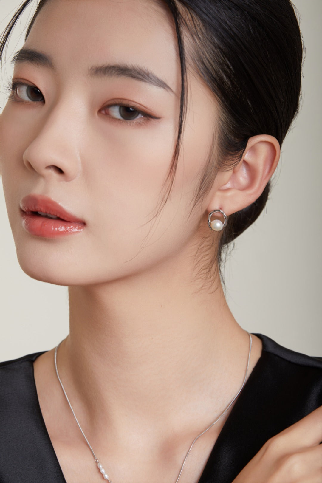 Minimalist Pearl Earrings