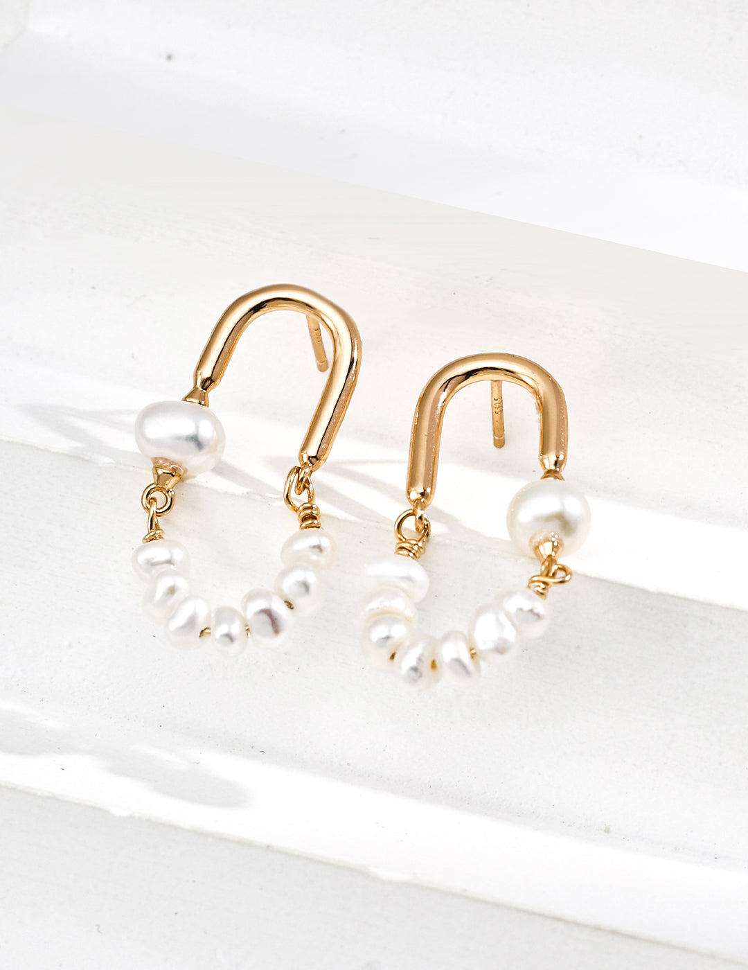 Fashionable Natural Pearl Earrings