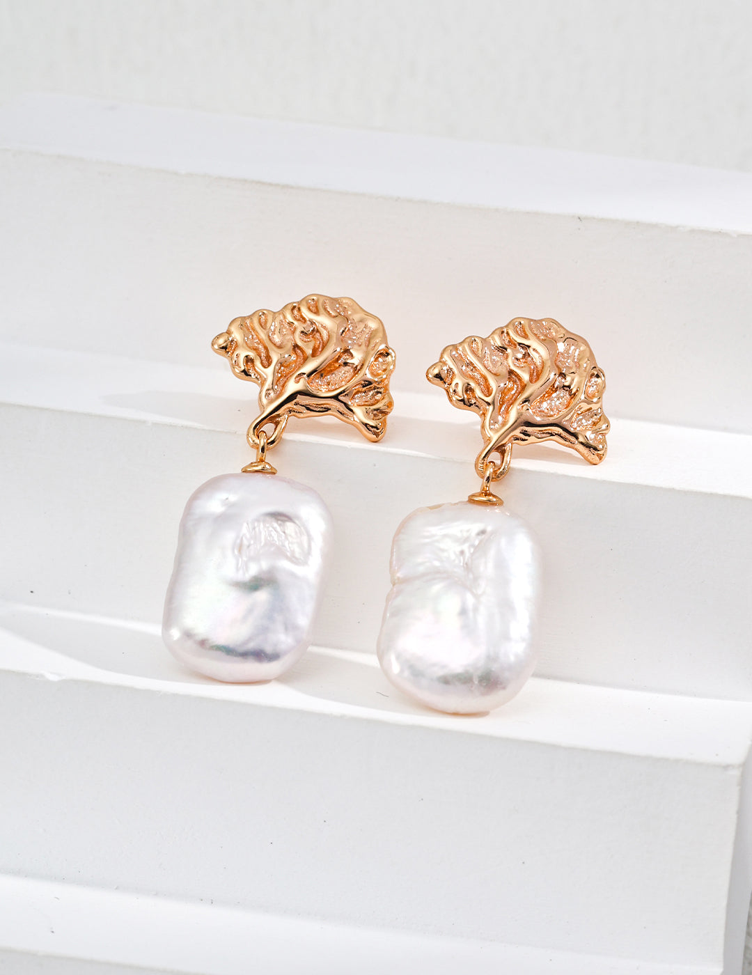 Tree Crown Shaped Pearl Earrings