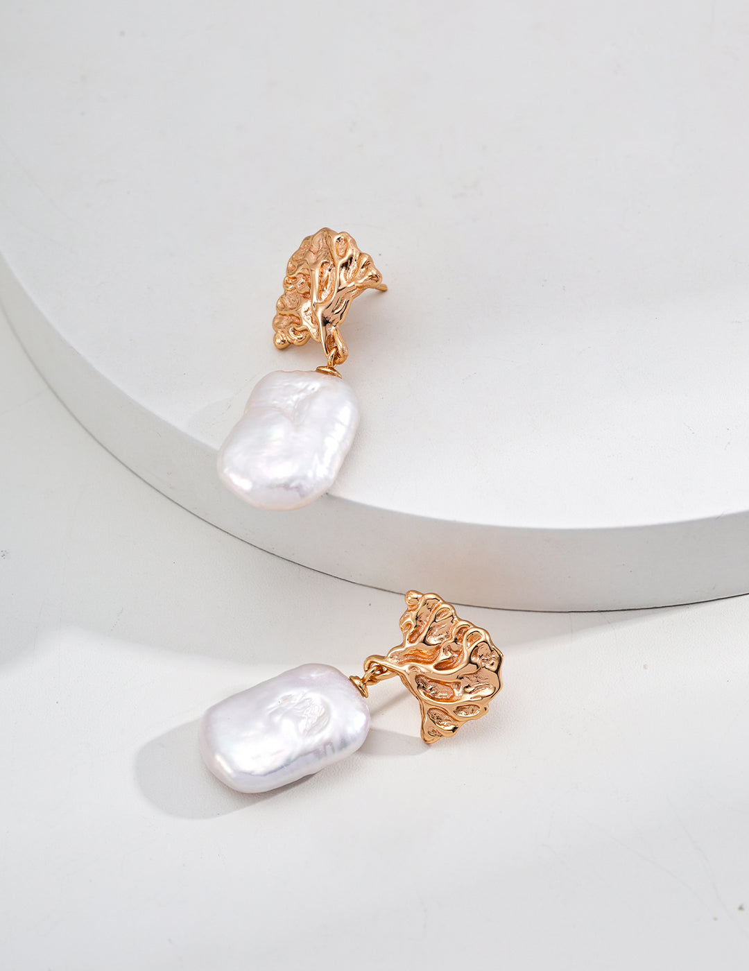 Tree Crown Shaped Pearl Earrings