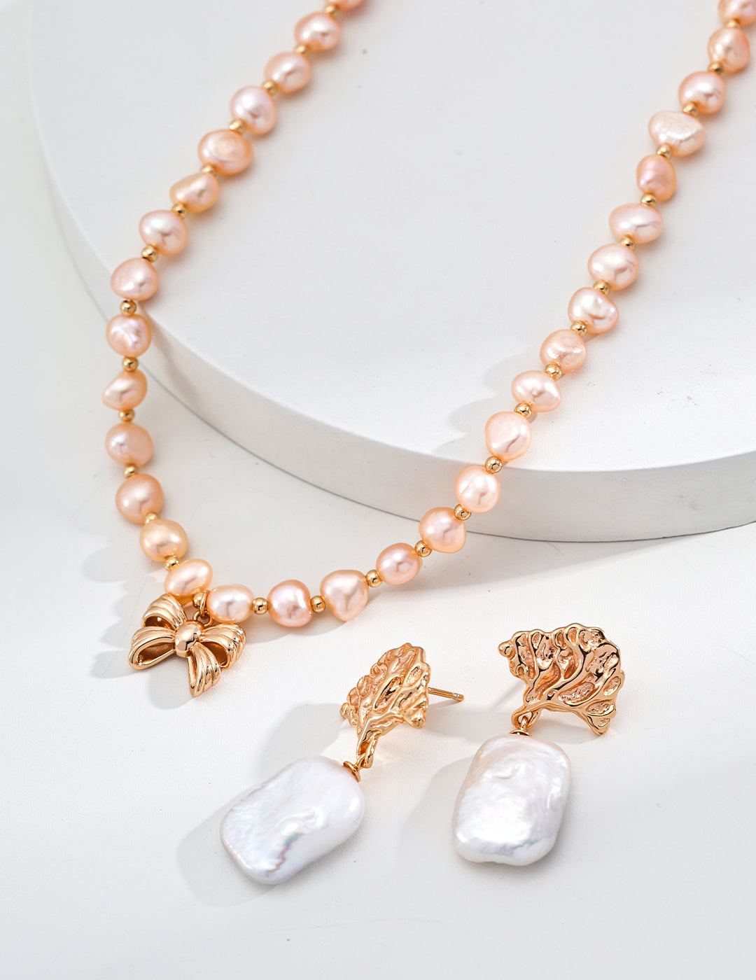 Champagne Gold Pearl Bow Necklace