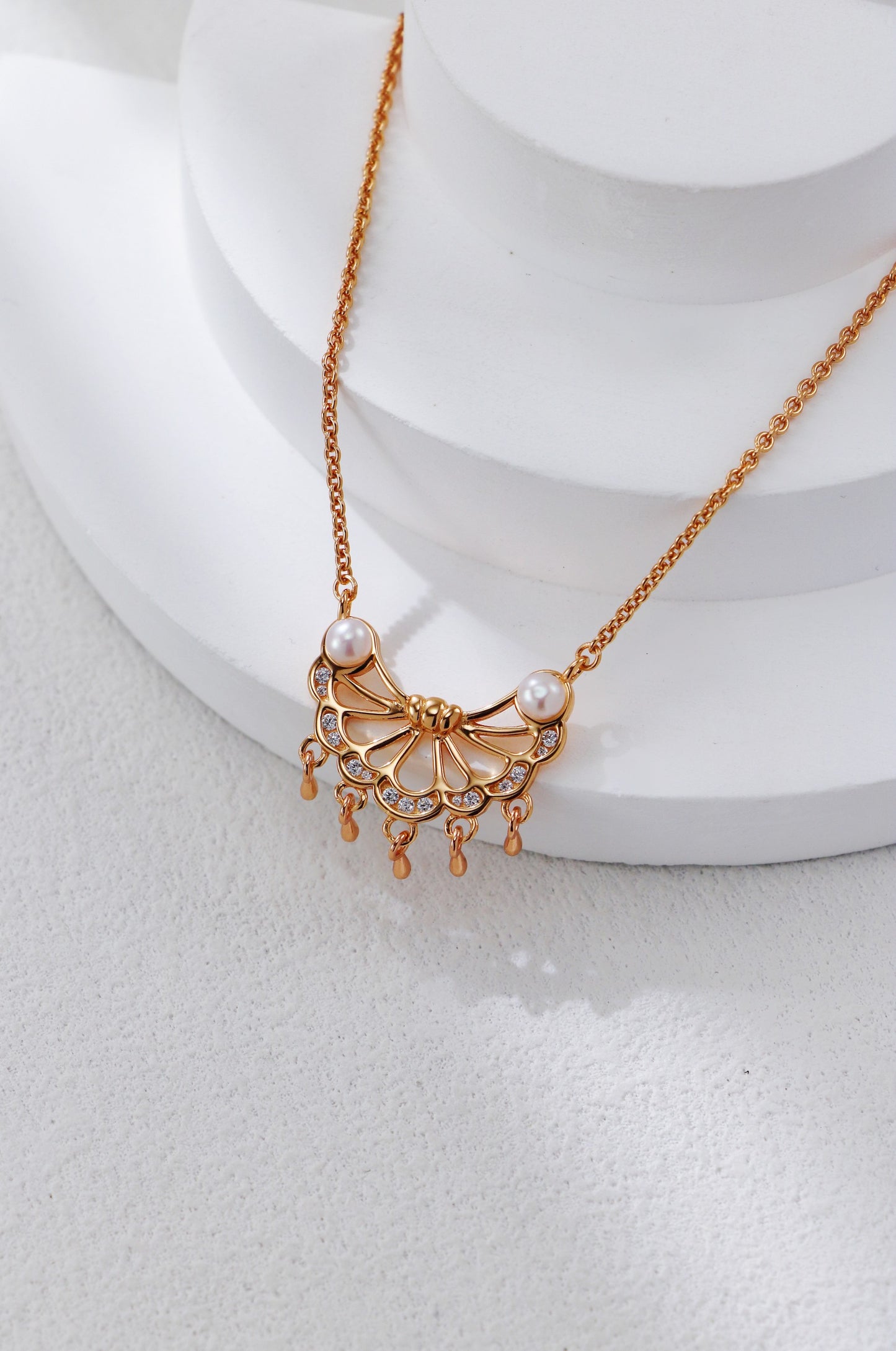 Feather Pearl Necklace
