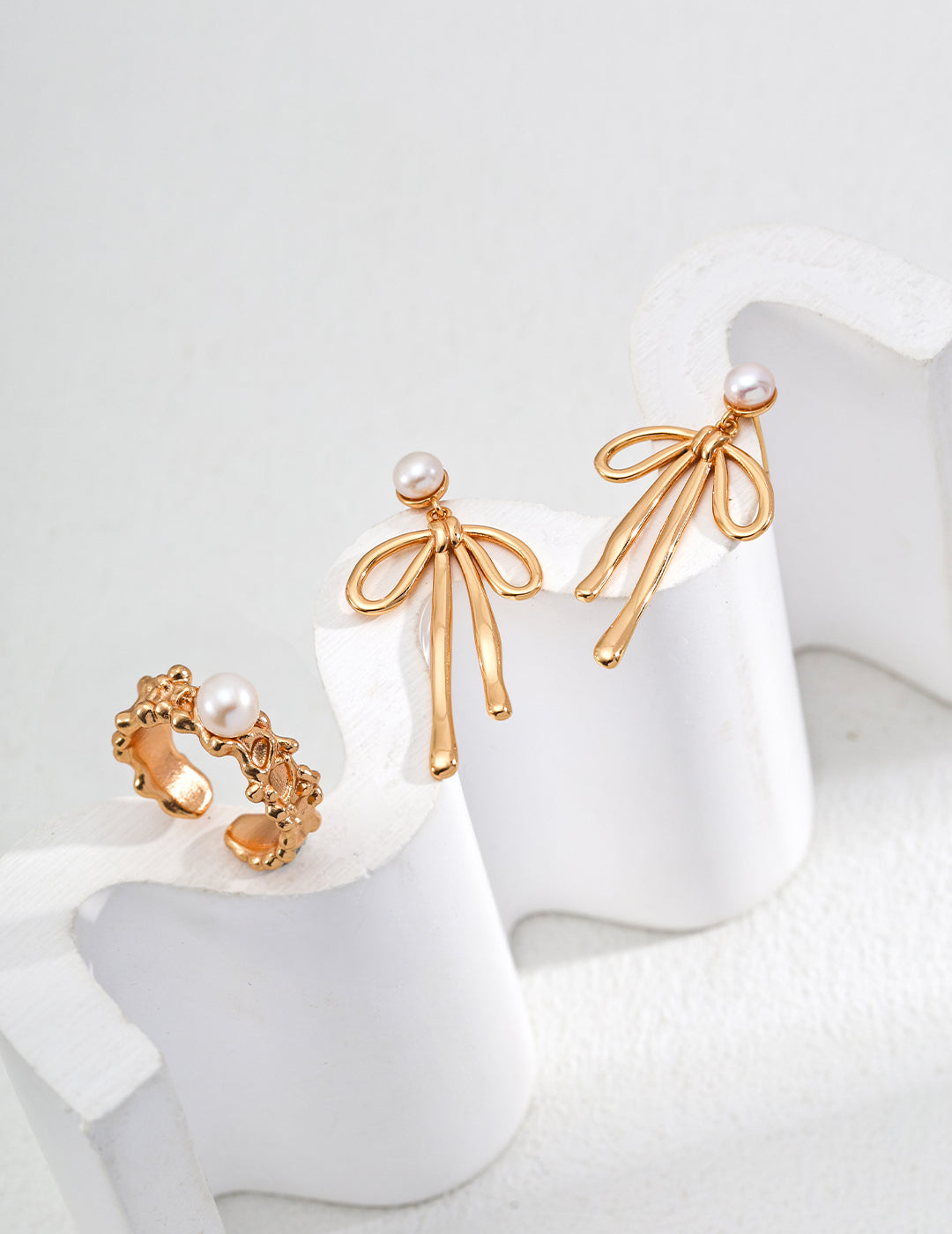 Natural Pearl Bow-Shaped Earrings
