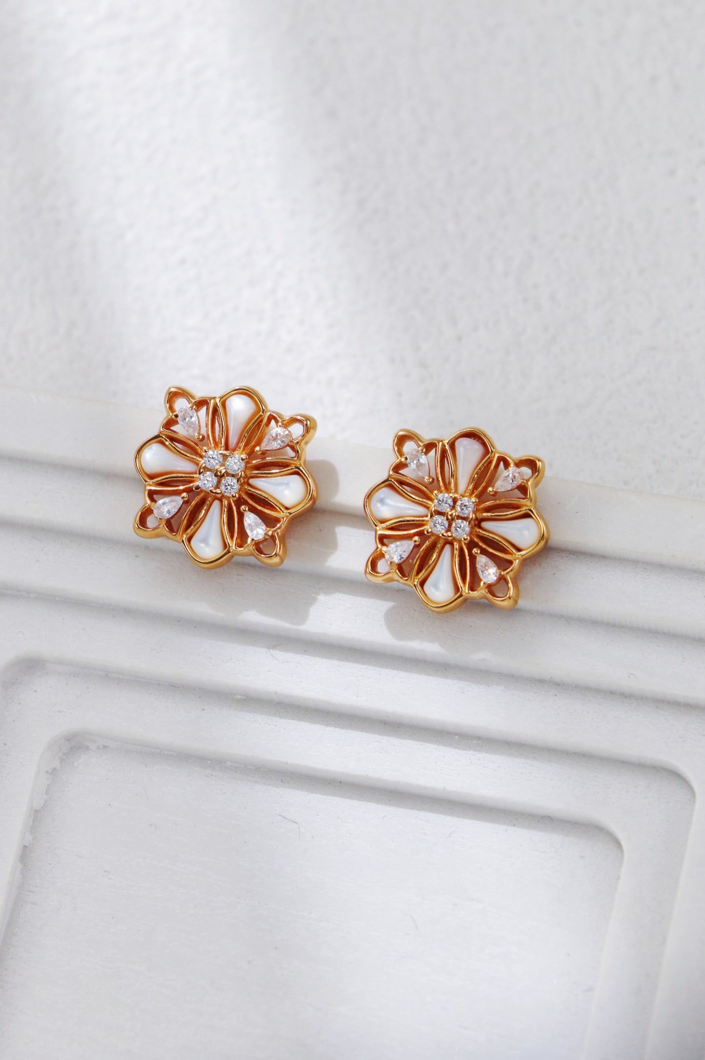 White Shell Starburst Zircon Stud Earrings