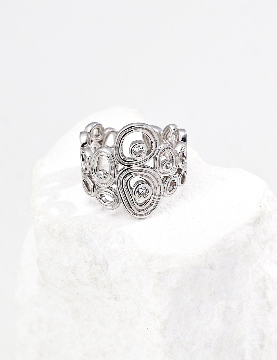 Geometric Circle Zircon Ring