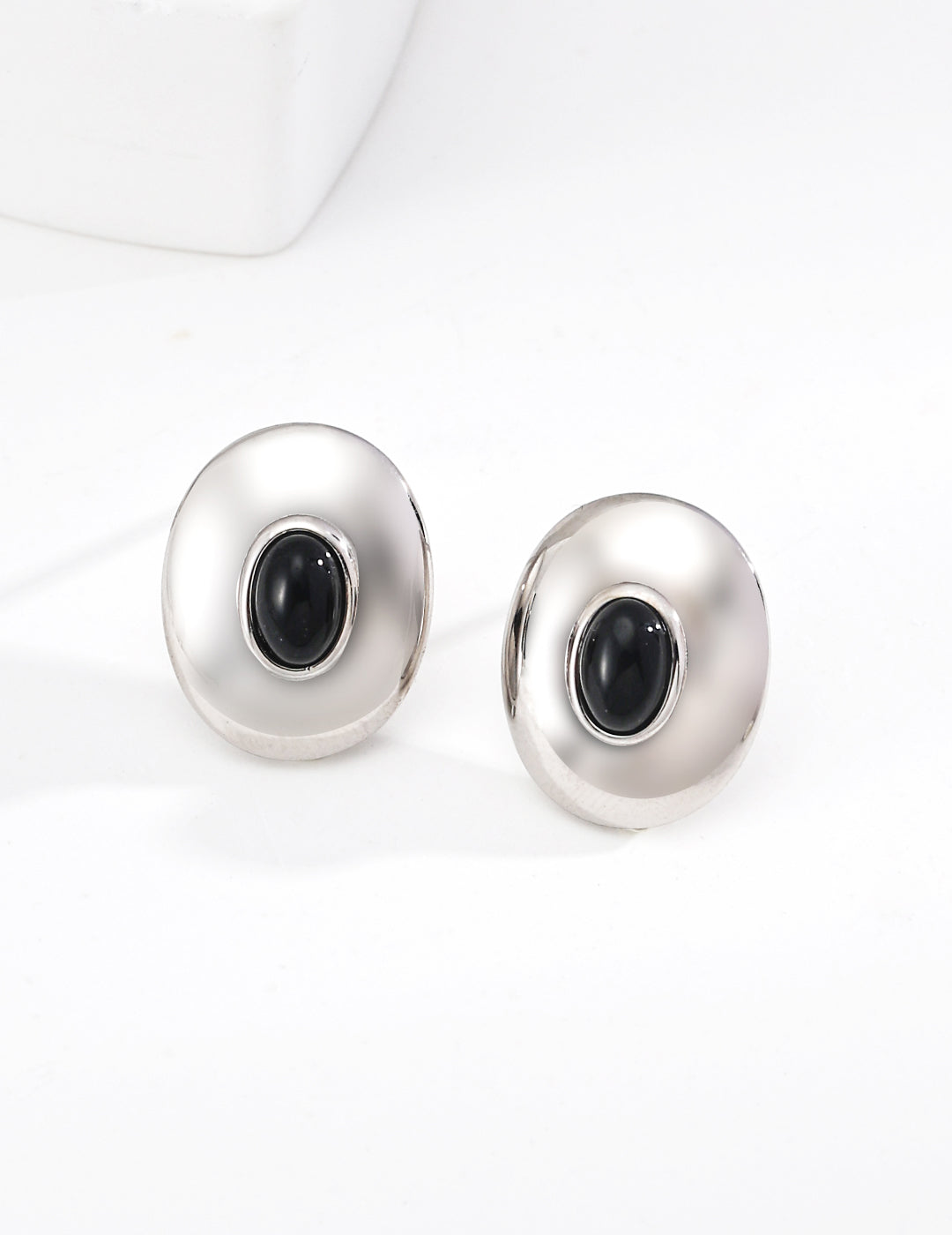 Vintage Style Onyx / Lapis Lazuli Stud Earrings