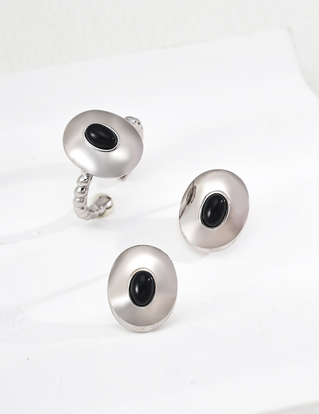 Vintage Style Onyx / Lapis Lazuli Stud Earrings