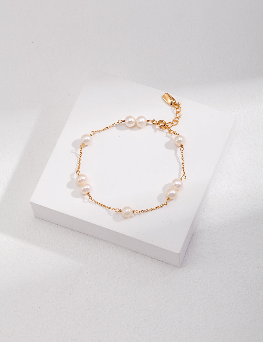 Dainty Freshwater Pearl Bracelet