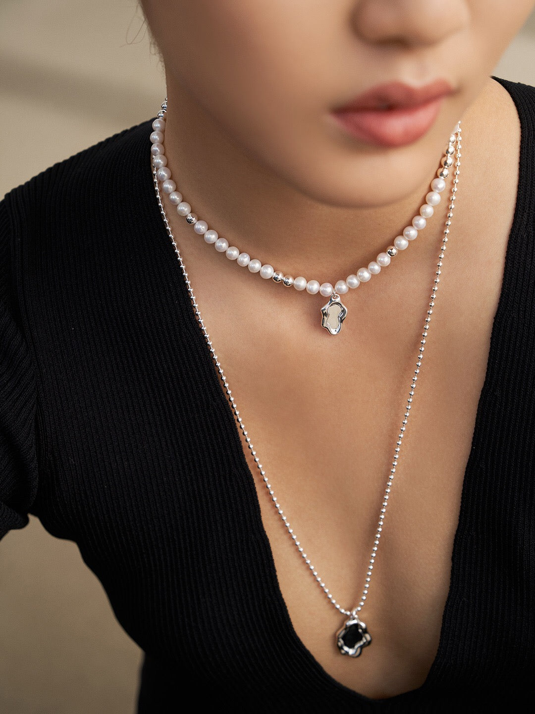 Pearl Necklace With Delicate Pendant