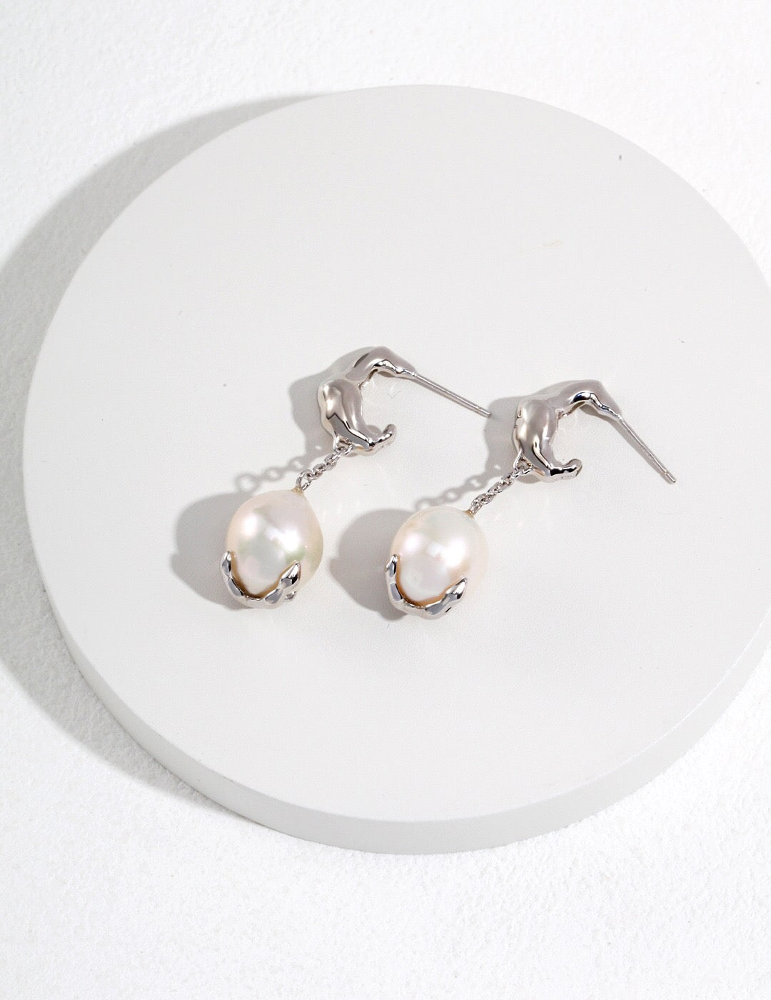 Single Dangle Teardrop Pearl Earrings